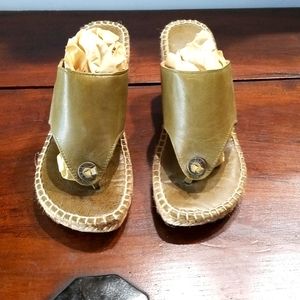 Andre Assous olive wedge espadrille "Annette" sz. 38